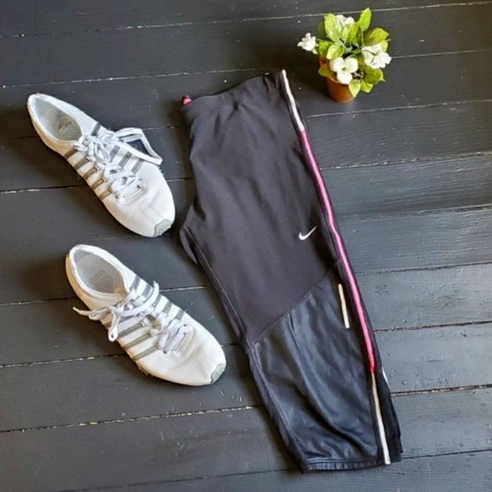 Nike Black Capris - Picture 1 of 8
